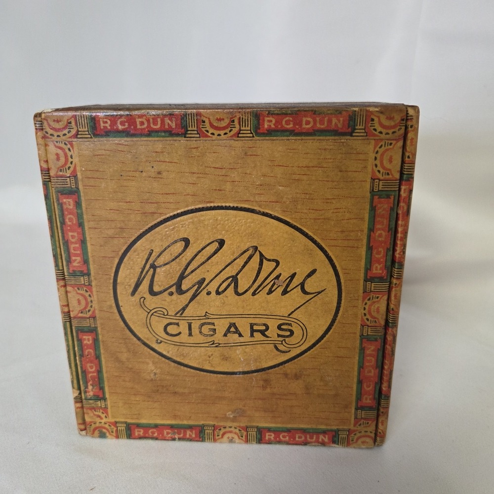 Vintage R.G. Dun Intermission Small Box